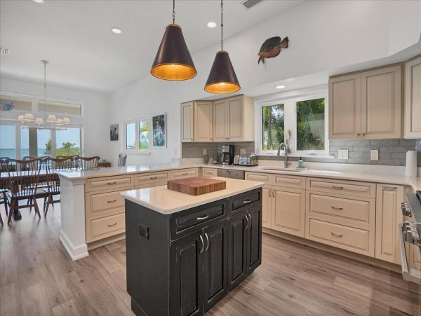 Boca Grande Luxury 4-Bedroom Bayfront Home with Dock and Short Walk to Sandy Beach Huge Pool!