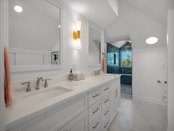Boca Grande Luxury 4-Bedroom Bayfront Home with Dock and Short Walk to Sandy Beach Huge Pool!
