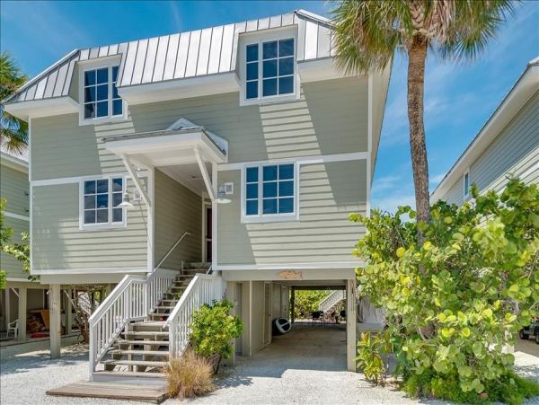 Boca Grande Gulf-Front Vacation Rental 3-Bedroom Townhome with Pool & Beach Access