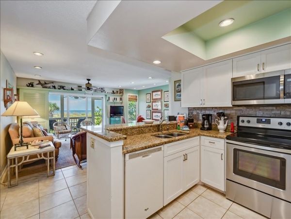 Boca Grande Gulf-Front Vacation Rental 3-Bedroom Townhome with Pool & Beach Access