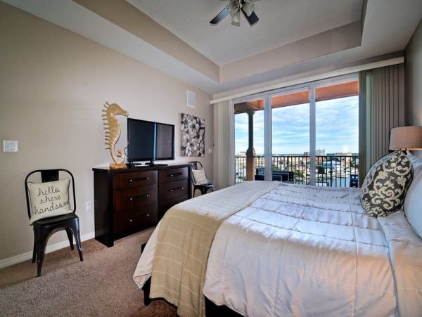 Three Bedroom Condo Sleeps 8 Overlooks Harbor Close to Beach