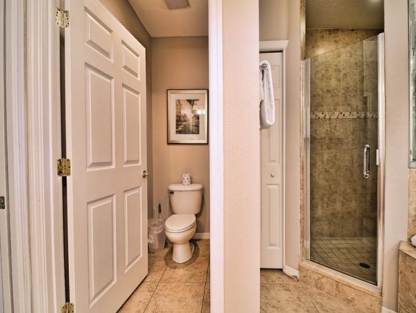 Three Bedroom Condo Sleeps 8 Overlooks Harbor Close to Beach