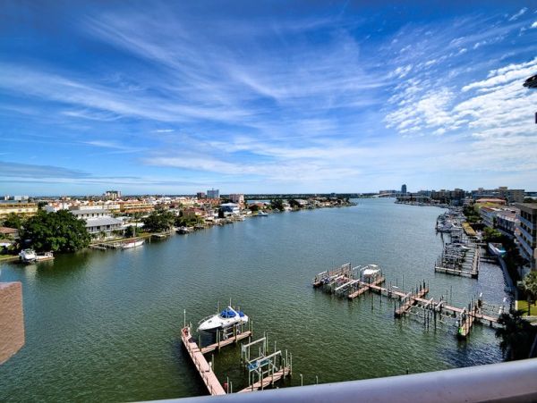Three Bedroom Condo Sleeps 8 Overlooks Harbor Close to Beach