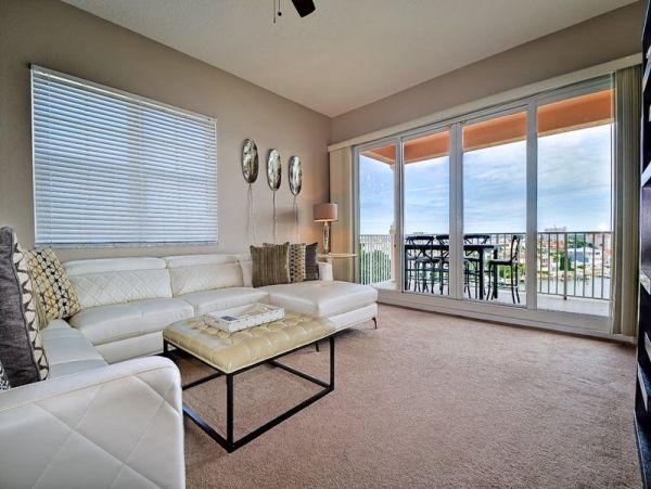 Three Bedroom Condo Sleeps 8 Overlooks Harbor Close to Beach