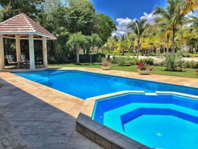 Luxury Vacation Villa with Pool and 4 Bedrooms in Punta Cana
