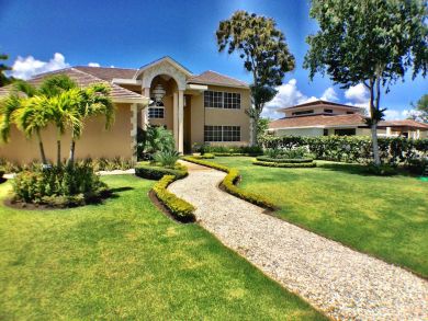 Luxury Vacation Villa with Pool and 4 Bedrooms in Punta Cana