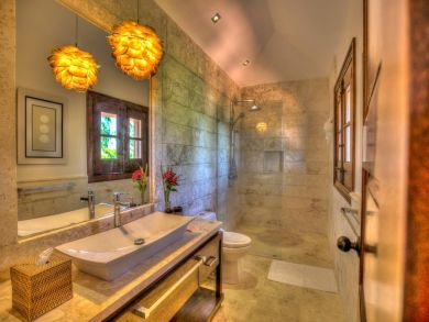 Views of the Ocean from this Great Vacation Villa.