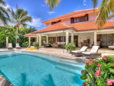 Views of the Ocean from this Great Vacation Villa.