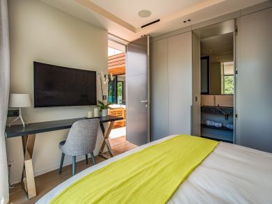 St. Barts Home 897595