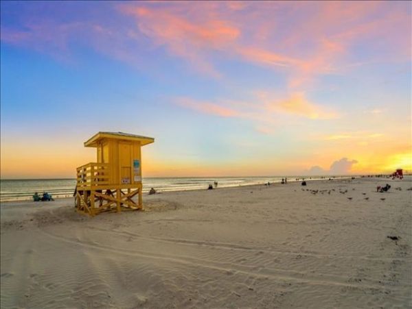 One of Siesta Keys Best Condo Complexes Book Early!