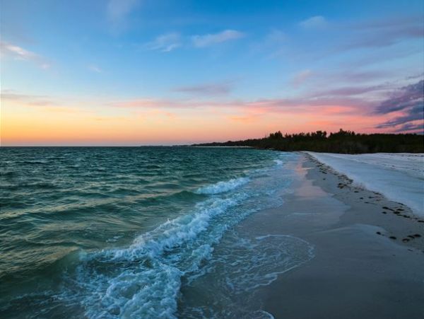 One of Siesta Keys Best Condo Complexes Book Early!