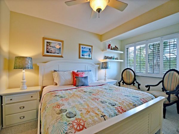 Great Value Siesta Key Two Bedroom Condo Short Walk to Beach