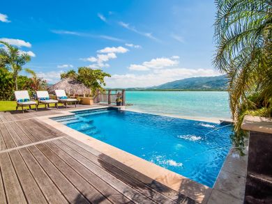 Jamaica Montego Bay Luxury Villa Overlooks Private Beach