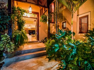 Jamaica Montego Bay Luxury Villa Overlooks Private Beach
