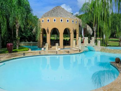 Luxury 6 Bedroom Vacation Villa with Golf Course Views
