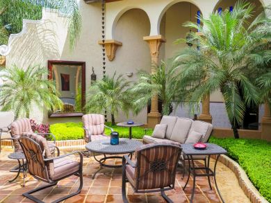 Luxury 6 Bedroom Vacation Villa with Golf Course Views
