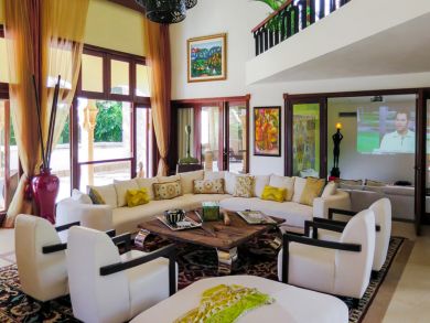 Luxury 6 Bedroom Vacation Villa with Golf Course Views