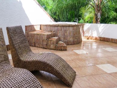 Luxury 6 Bedroom Vacation Villa with Golf Course Views