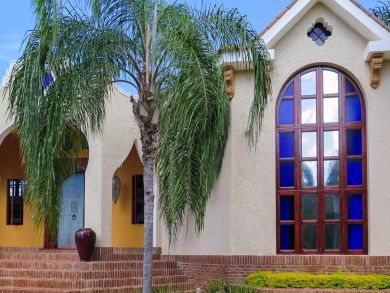 Luxury 6 Bedroom Vacation Villa with Golf Course Views