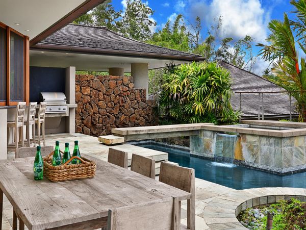 World Class North Shore Six Bedroom Beach Vacation Villa Sleeps 16