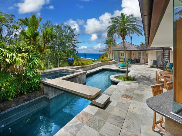 World Class North Shore Six Bedroom Beach Vacation Villa Sleeps 16
