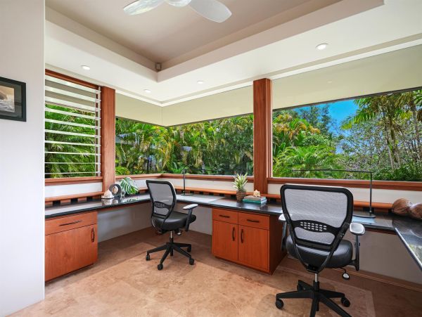 World Class North Shore Six Bedroom Beach Vacation Villa Sleeps 16