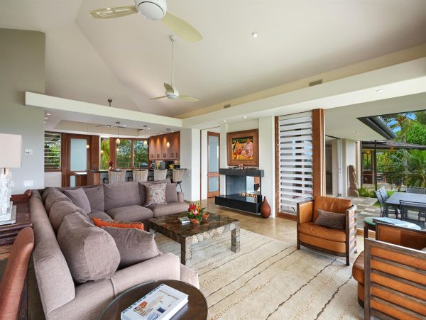 World Class North Shore Six Bedroom Beach Vacation Villa Sleeps 16