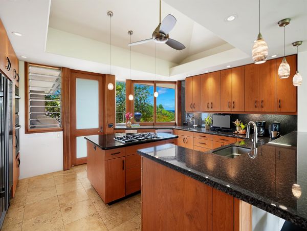 World Class North Shore Six Bedroom Beach Vacation Villa Sleeps 16