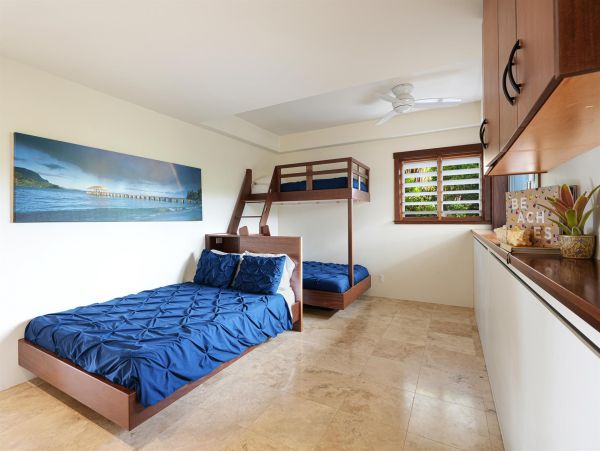 World Class North Shore Six Bedroom Beach Vacation Villa Sleeps 16