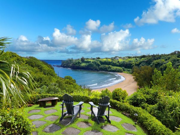 World Class North Shore Six Bedroom Beach Vacation Villa Sleeps 16