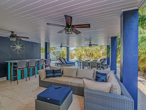 Anna Maria Four Bedroom Vacation Home Sleeps 10
