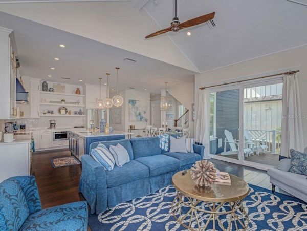 Anna Maria Four Bedroom Vacation Home Sleeps 10