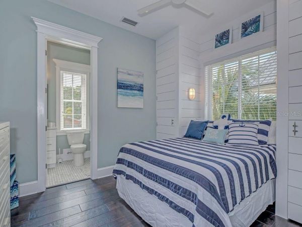 Anna Maria Four Bedroom Vacation Home Sleeps 10