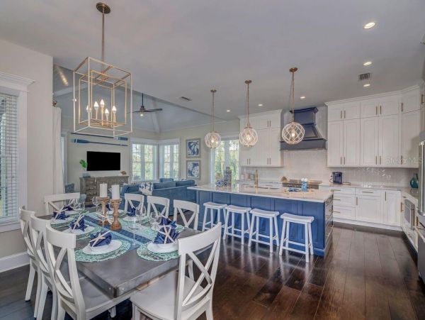 Anna Maria Four Bedroom Vacation Home Sleeps 10