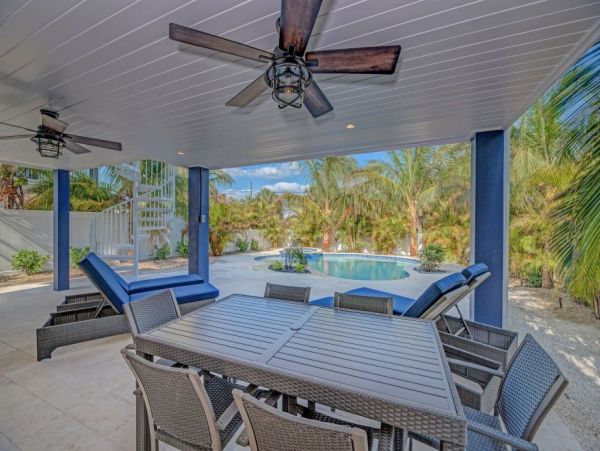 Anna Maria Four Bedroom Vacation Home Sleeps 10