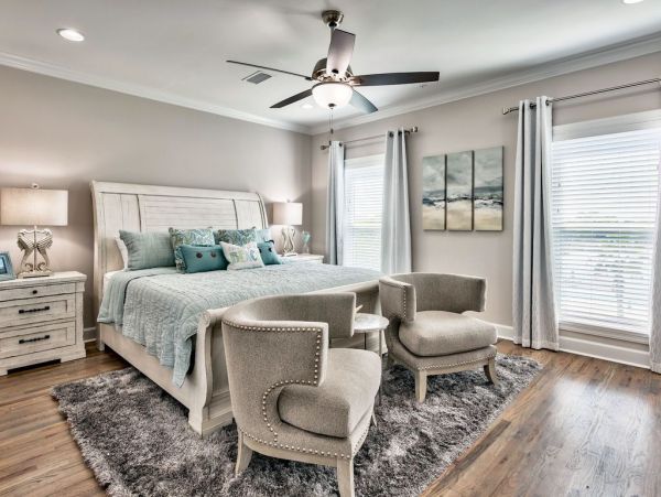 Miramar Five Bedroom Vacation Home Sleeps 14 Close to Beach