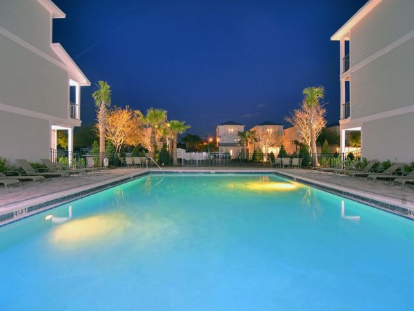Miramar Five Bedroom Vacation Home Sleeps 14 Close to Beach