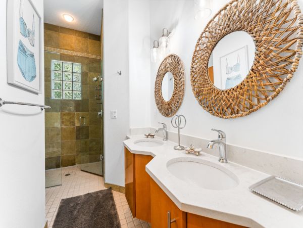 Short Walk to Beach from this Four Bedroom Condo in Siesta Key
