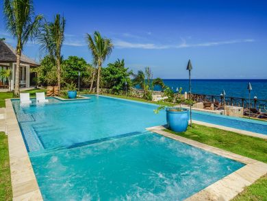 Ocean Front Vacation Rental Villa Steps to Beach Montego Bay