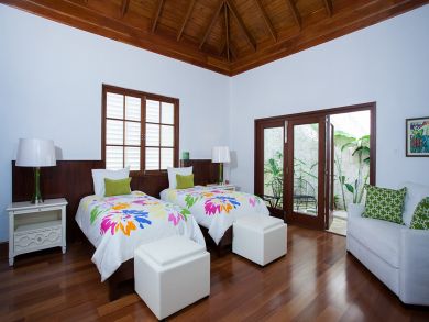 Family Friendly Spacious Five Bedroom Holiday Villa Jamaica