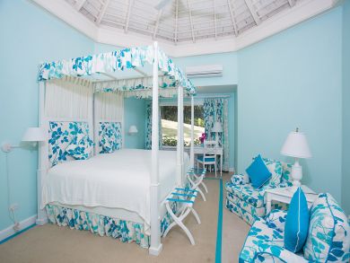 Seven (7) Bedrooms Luxury Villa, Sea Views Helicopter Pad