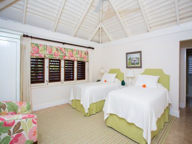 Seven (7) Bedrooms Luxury Villa, Sea Views Helicopter Pad