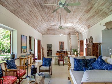 A Great Jamaica Family Holiday Villa At the Waters Edge