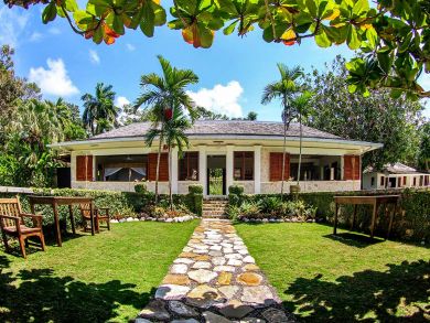A Great Jamaica Family Holiday Villa At the Waters Edge