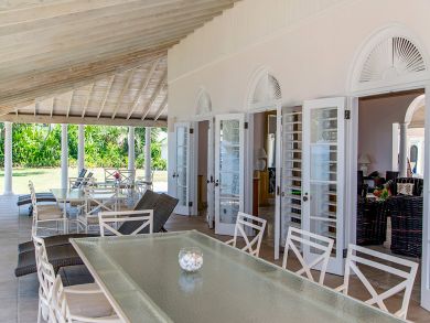 Montego Bay Waterfront Villa 7 Bedrooms Sleeps 14 - Pool