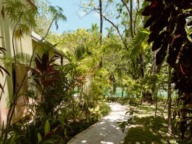 Great Value Two Bedroom Villa Sleeps 4 Short Walk to Beach