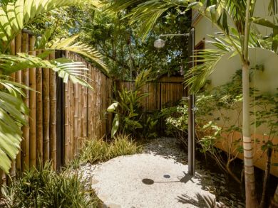 Great Value Two Bedroom Villa Sleeps 4 Short Walk to Beach