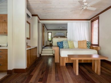 Great Value Two Bedroom Villa Sleeps 4 Short Walk to Beach