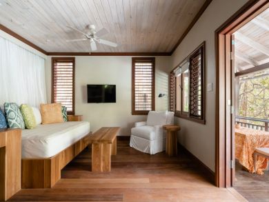 Great Value Two Bedroom Villa Sleeps 4 Short Walk to Beach