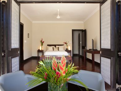 Luxury Montego Bay Vacation Villa with Guest House Sleeps 18